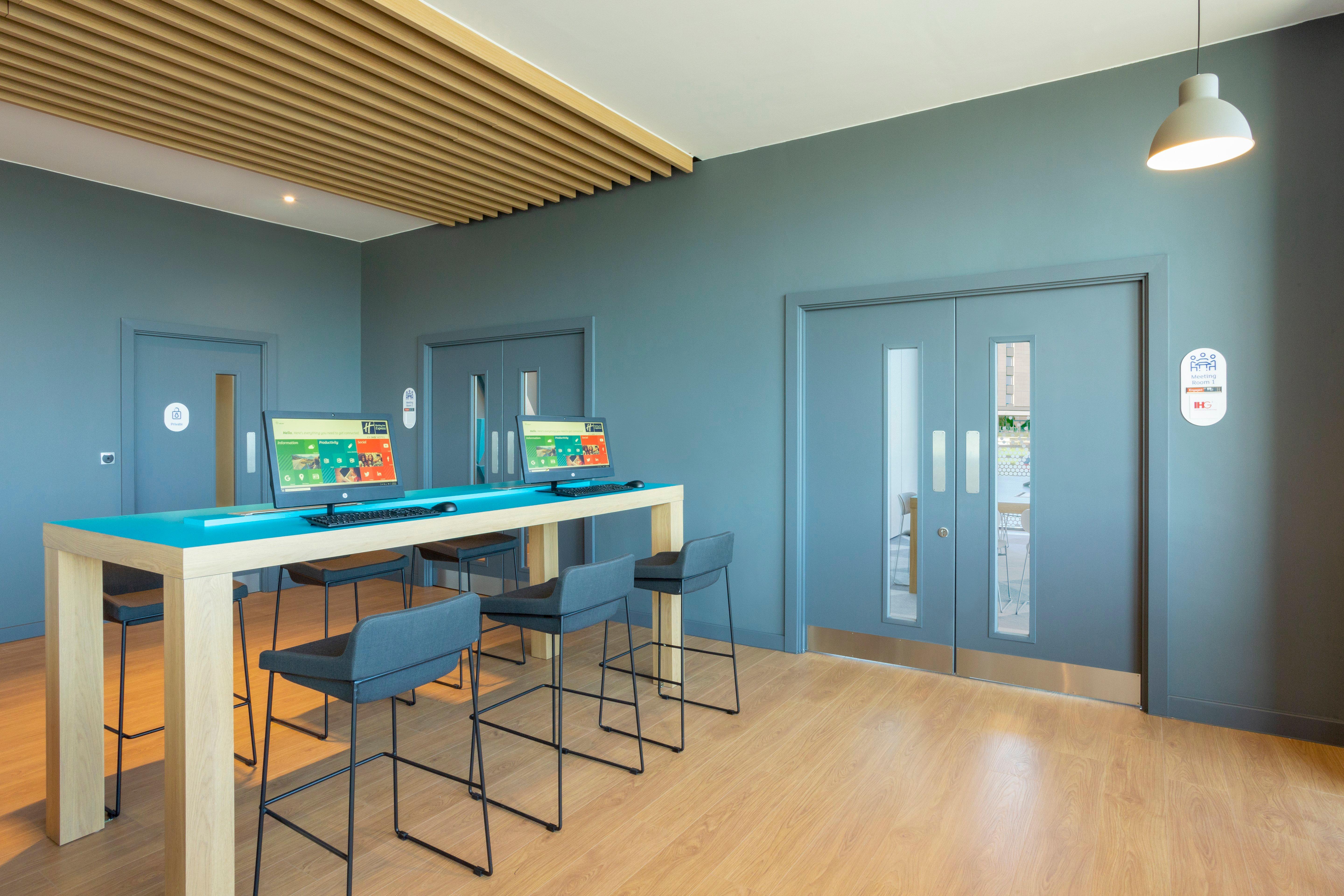 Holiday Inn Express Bridgwater M5, Jct24 By Ihg Εξωτερικό φωτογραφία